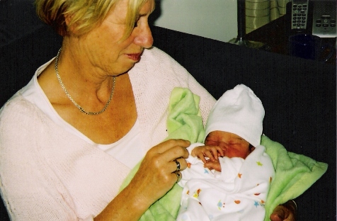 050809-oma-marije-roos (88K)