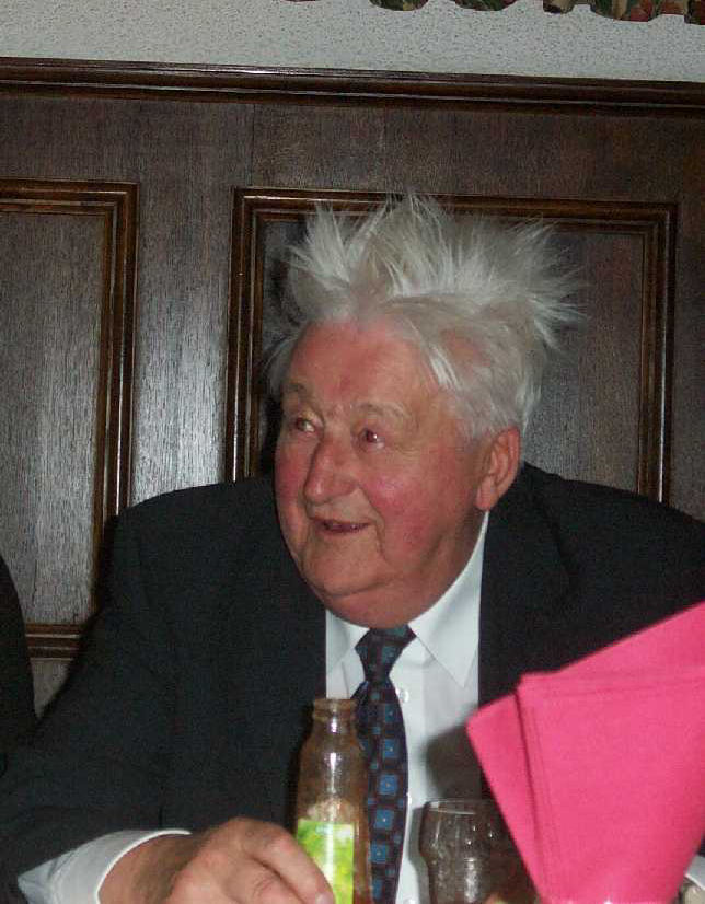 051105-tiny-stopcontact2 (53K)