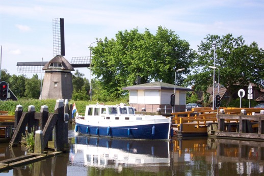 050531-brug-door (75K)