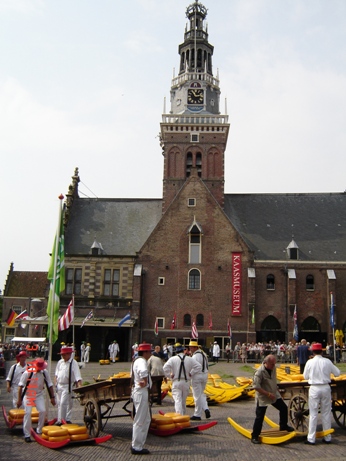 050531-kaasmarkt-2 (85K)