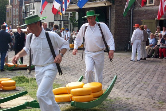 050531-kaasmarkt (81K)