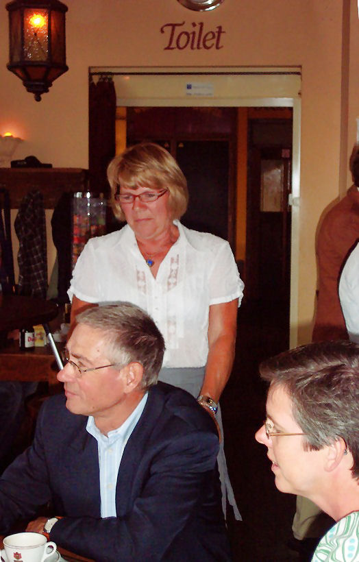 080808-monique-ernstig 