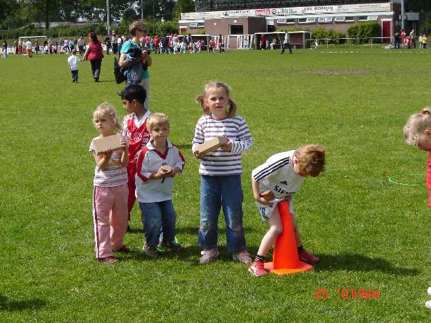 050525-stenen-sjouwen (52K)