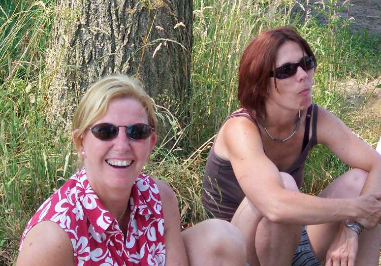 050624-zussendag-best-zusjes-a (78K)