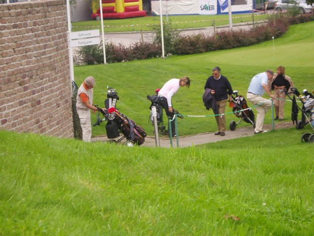 060826-naar-borrel (83K)