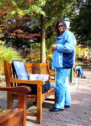 081010-efteling-koffertje-henny (67K)