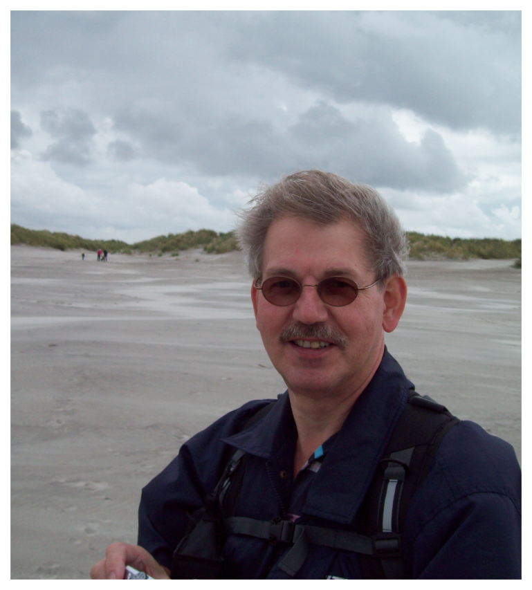 090718-toin-waait-uit-jas (1246K)